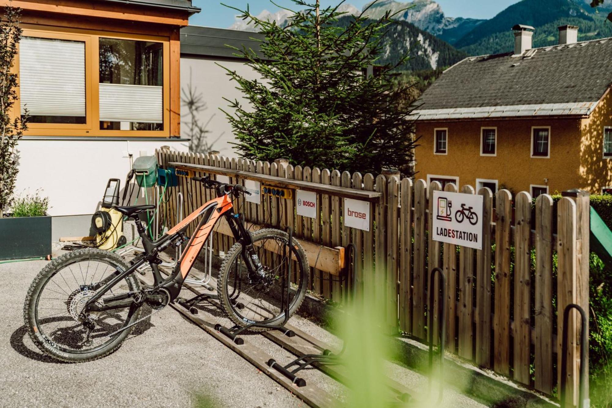 Felsners Hotel & Restaurant Haus im Ennstal Exterior photo